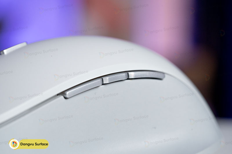 Microsoft khéo léo và tinh tế trang bị ở dãy trái của chuột thêm 3 nút chức năng