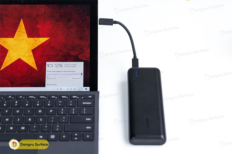 Miễn là Surface có Type C thì đều có thể sạc nhanh hết ý.