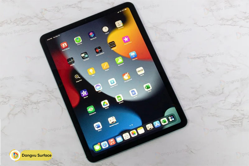 Máy có màn hình Liquid Retina 10,9 inch với độ phân giải 2360 x 1640