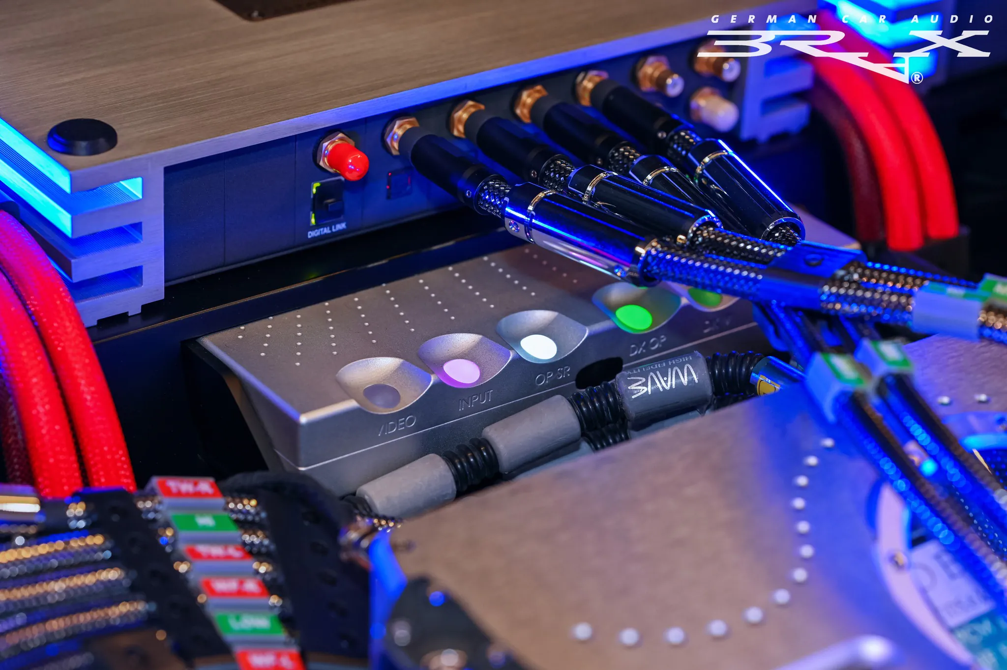 CHORD HUGO M SCALER trên xe hơi