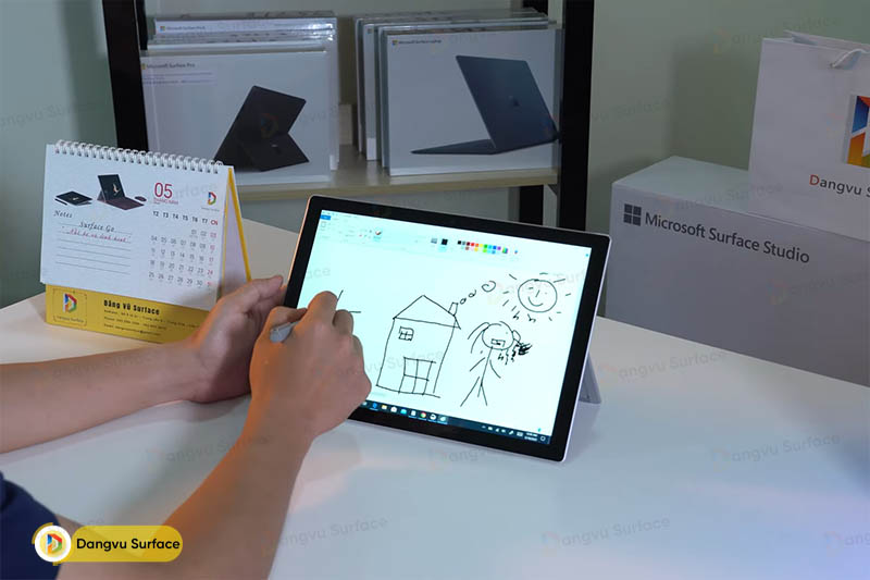 Chiếc Surface Pro 5 sẽ là lựa chọn phù hợp dành cho những công việc chuyên sâu