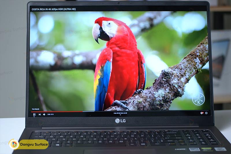 Màn hình rực rỡ 17″ của LG ULTRA PC