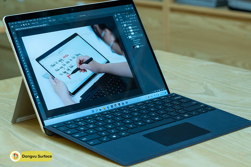 Hiệu năng của Surface Pro 8 mạnh mẽ 