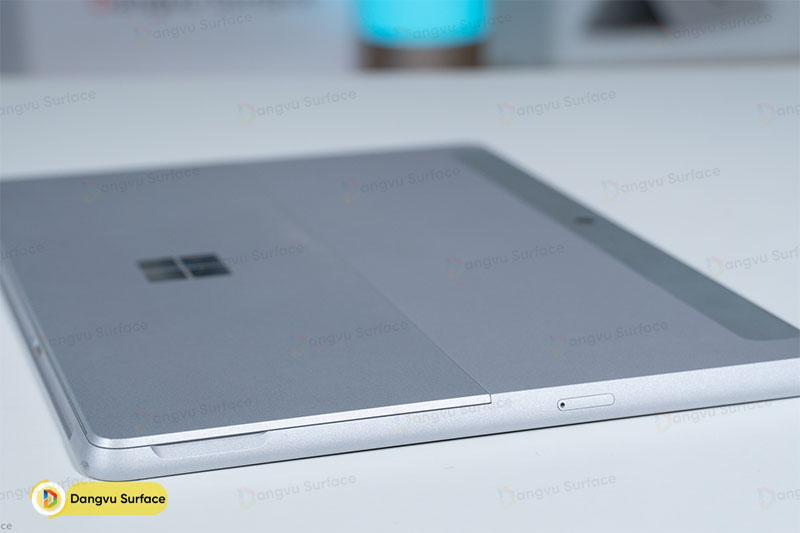 Surface Go hiện đang giữ vị trí số 1 về độ linh hoạt, mỏng nhẹ