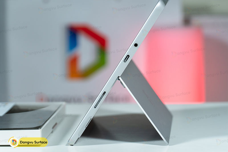 Cổng kết nối trên Surface Go