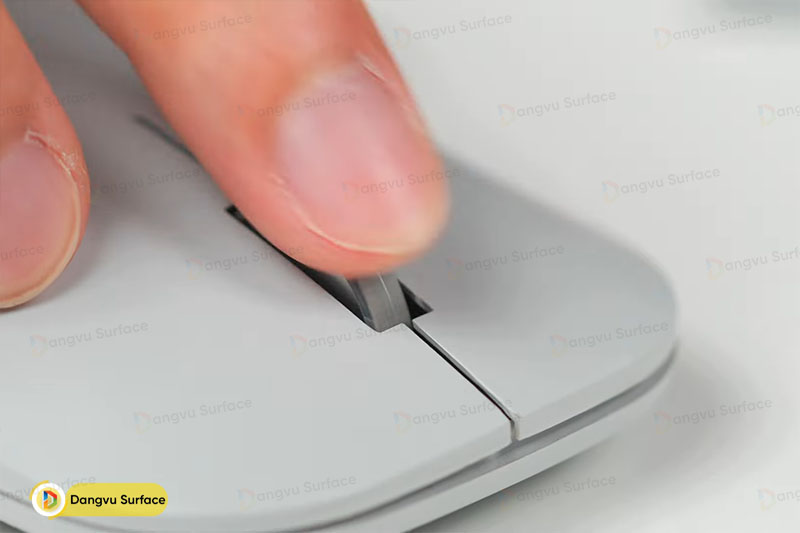 Cuộn chuột Surface Mobile Mouse êm ái, chính xác