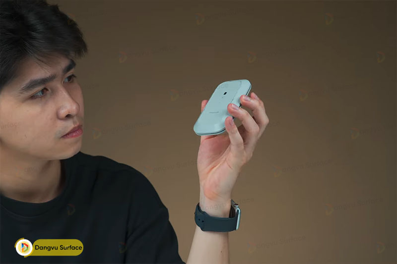 Mobile Mouse được thiết kế khá thời thượng và có khối lượng nhẹ