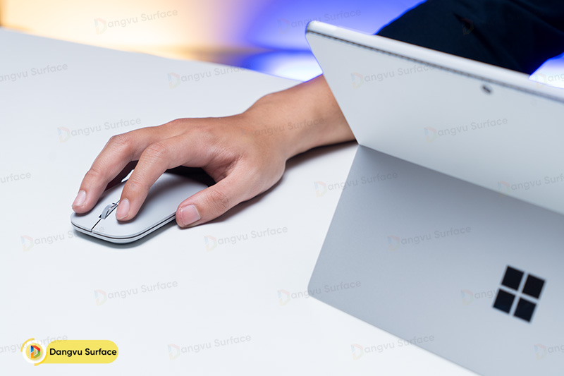 Chuột Surface thường có kích thước nhỏ gọn, đẹp mắt