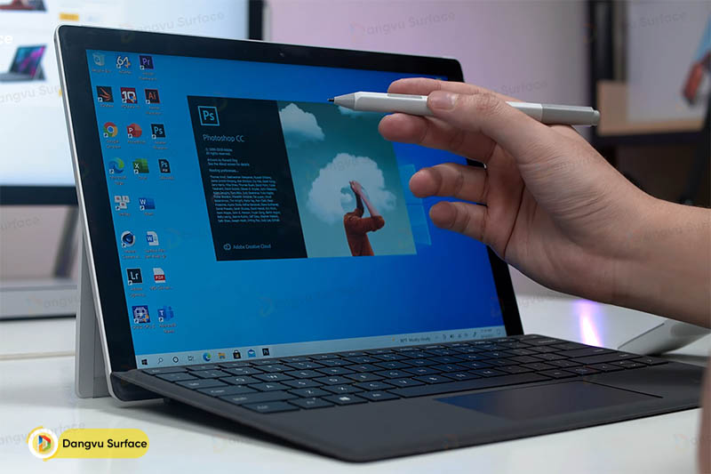 Surface Pen cũng là phụ kiện khó có thể bỏ qua
