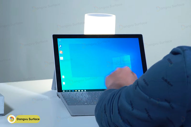 Chú ý kiểm tra khả năng đa điểm và độ nhạy của màn hình
