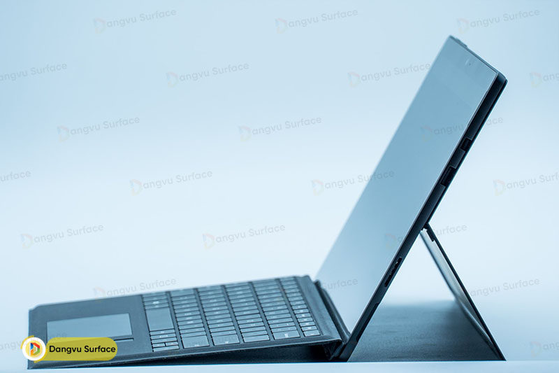 Dòng máy này vẫn chưa được trang bị USB-C