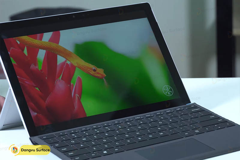 Surface Pro 7 - Chiếc laptop nổi bật 