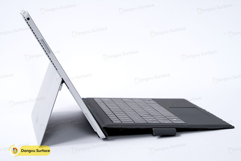 Surface Pro 3 nhỏ gọn, đáp ứng mọi nhu cầu sử dụng làm việc