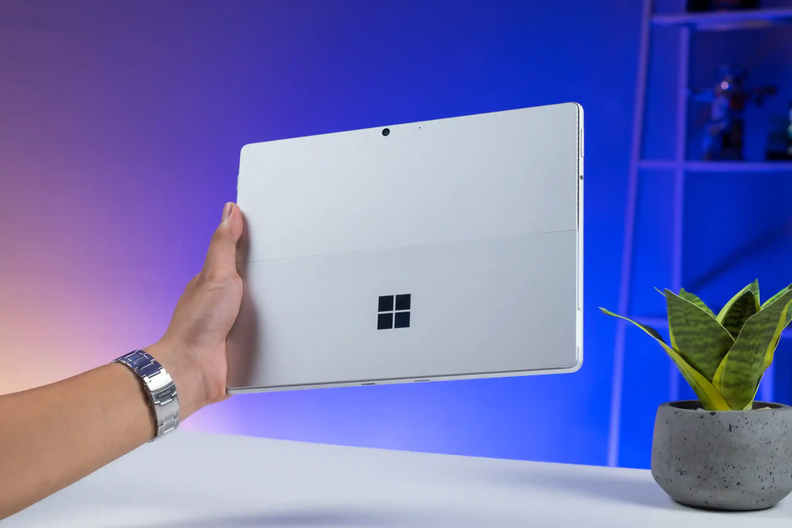 Vỏ của dòng Surface Pro đều được thiết kế rất chắc chắn