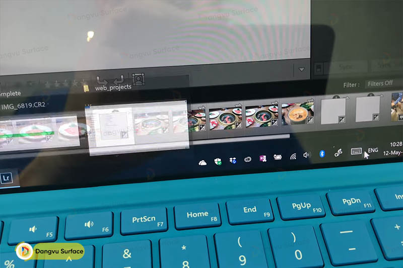 Lỗi rung màn siêu kinh điển của máy Surface Pro 4