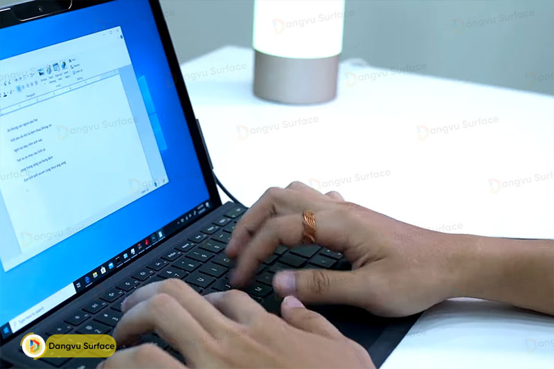 Các phần mềm làm việc dường như tương tác với Surface Pro 6 cực tốt