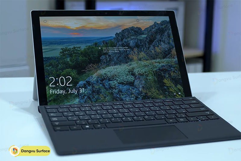 Surface Pro 6 có nhiều thứ đặc biệt hơn nên giá trị máy phải cao hơn