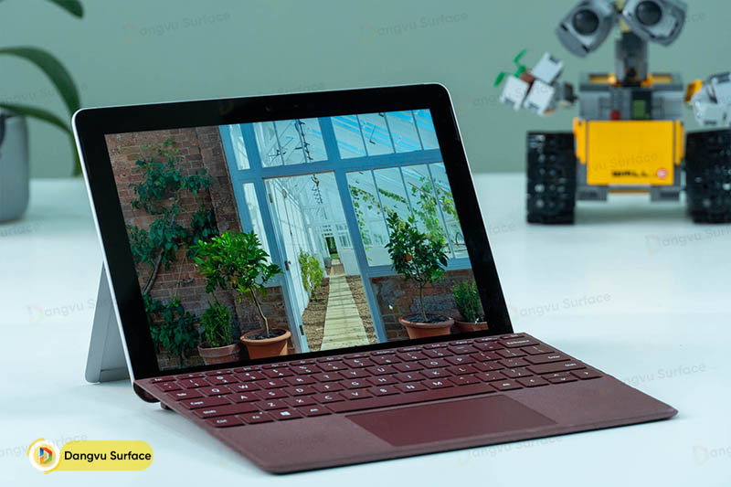 Khá nhiều người dùng Surface Go để làm thiết bị phụ
