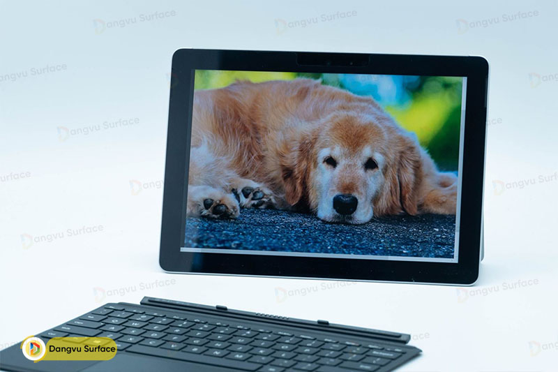 Surface Go nhỏ gọn từ thiết kế đến cấu hình