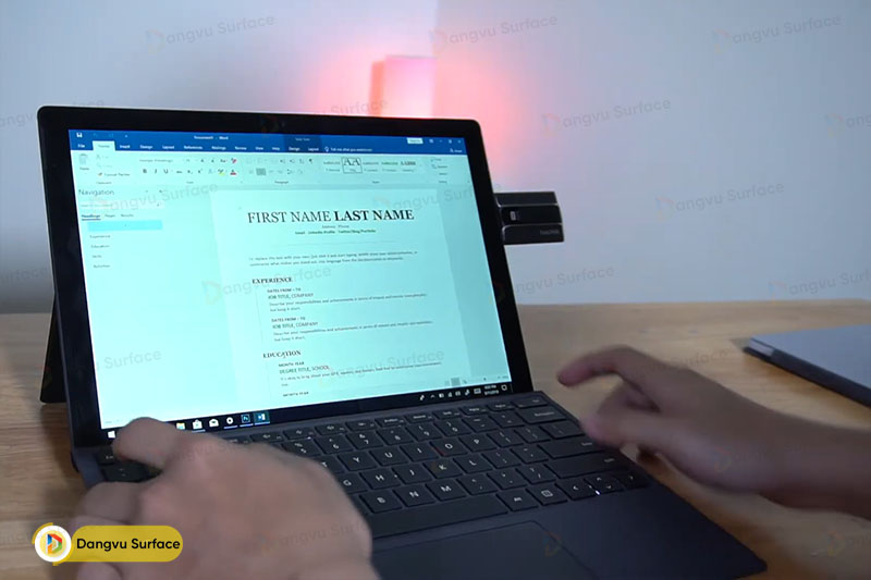 Những ứng dụng làm việc cơ bản gần như không thể làm khó Surface Pro 6