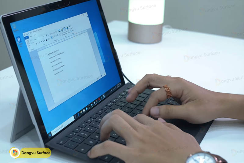 Core i3 10th của Surface Pro 7 thừa sức sử dụng văn phòng cơ bản