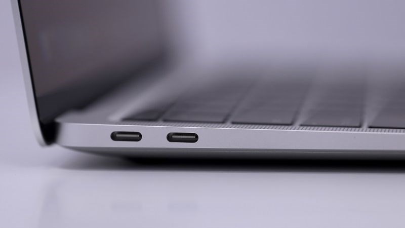 Cổng kết nối của Macbook Air M2
