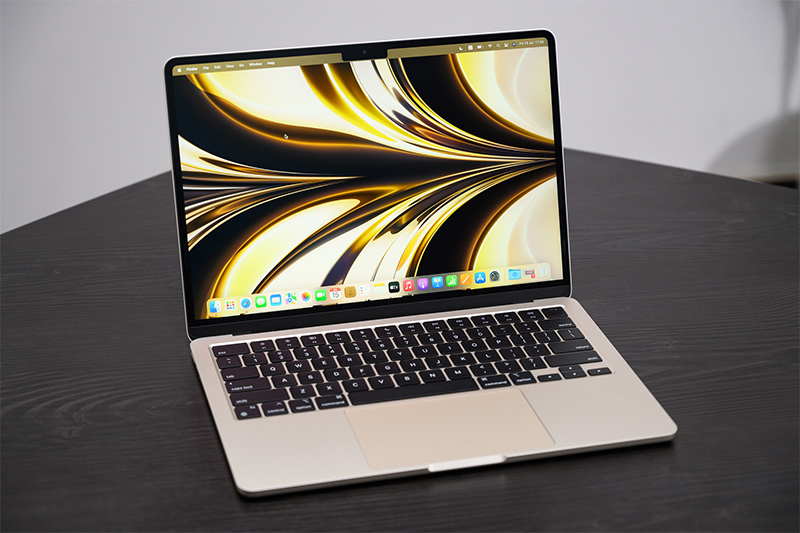 Màn hình Macbook Air M2 có công nghệ Liquid Retina mang đến khả năng hiển thị 1 tỷ màu
