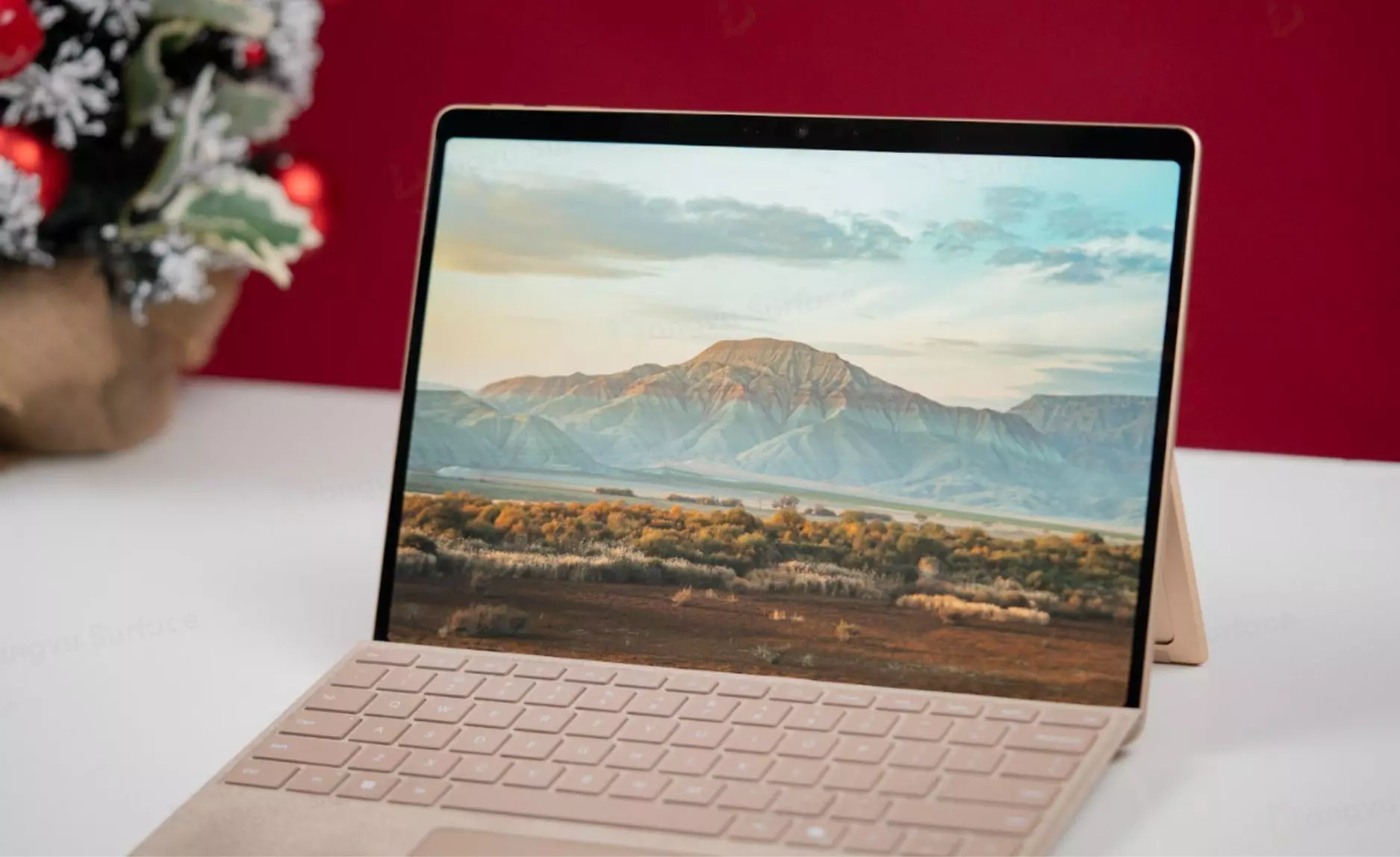 Màn hình Surface Pro 11 có độ phân giải cao, hiển thị hình ảnh sắc nét