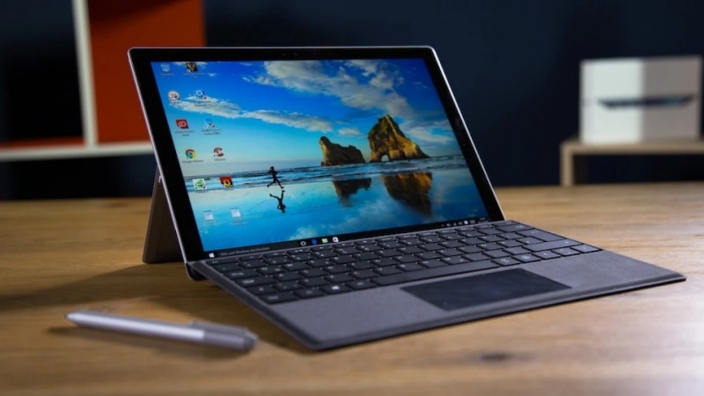 Surface Pro 5 LTE 2021: sao Microsoft lại tái sản xuất Pro 5