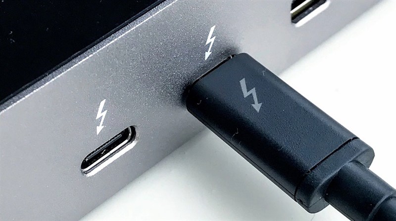 Thunderbolt 4 có khả năng lưu trữ dữ liệu với tốc độ khoảng 3.000 MB/s