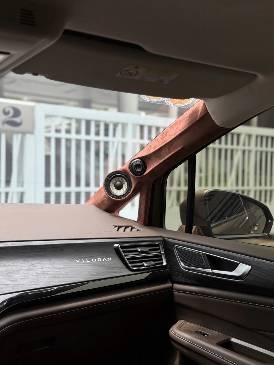 Thi công cột A Volkswagen Viloran