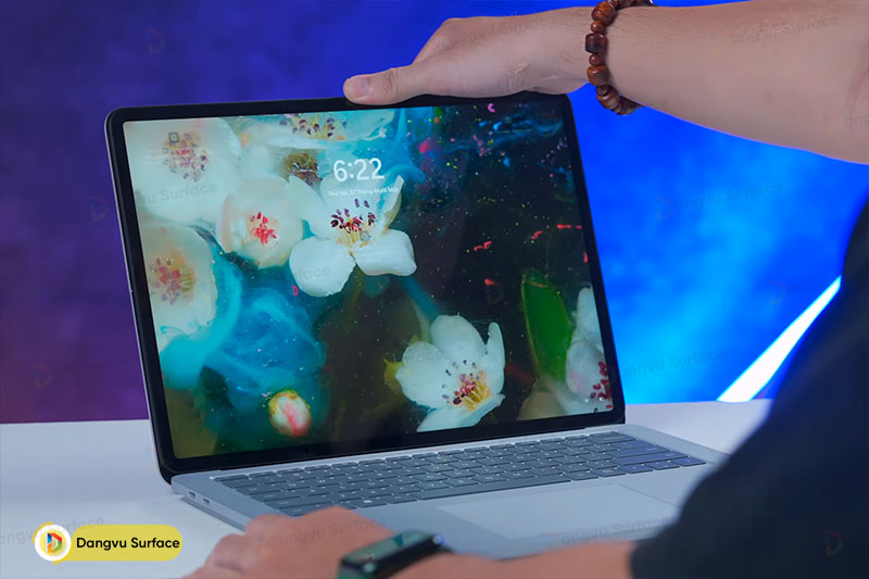 Màn hình Surface Laptop Studio