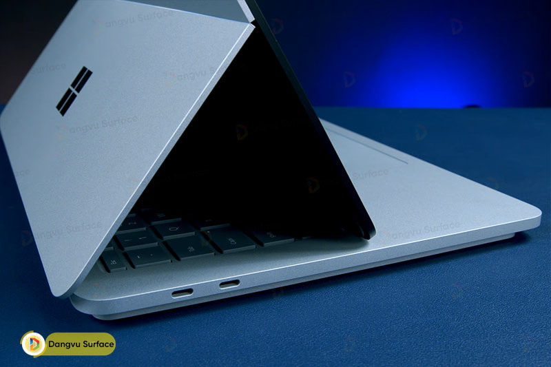Cổng kết nối trên Surface Laptop Studio