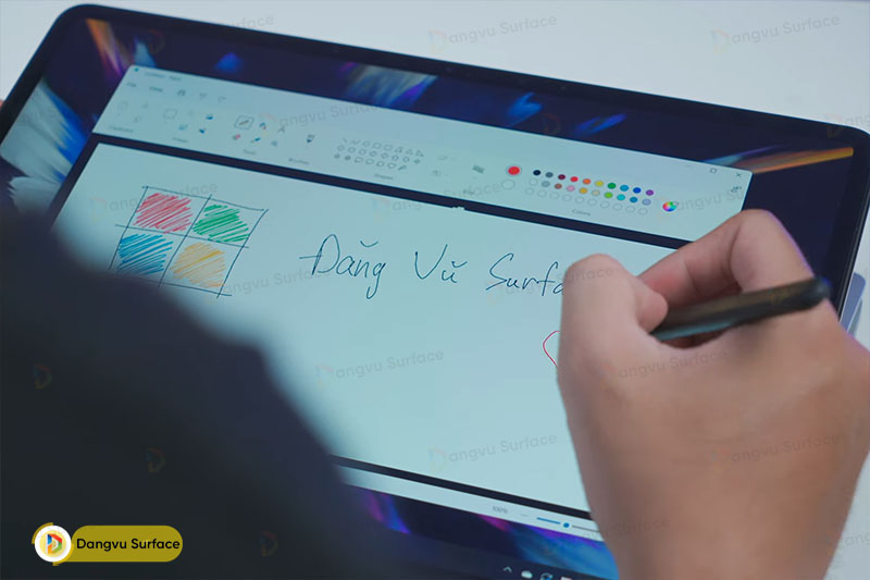 Surface Laptop Studio chạy Windows 11 Pro