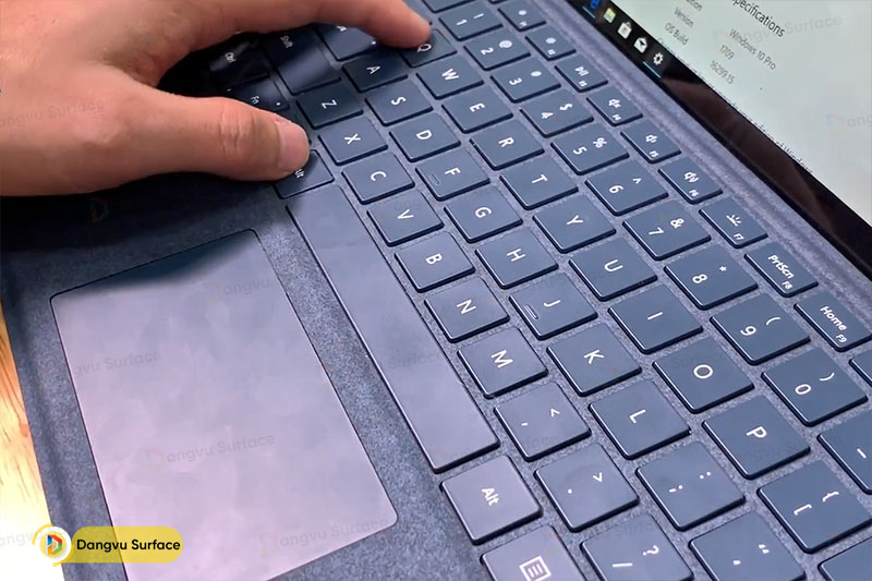 Bàn phím Type cover của Pro 6