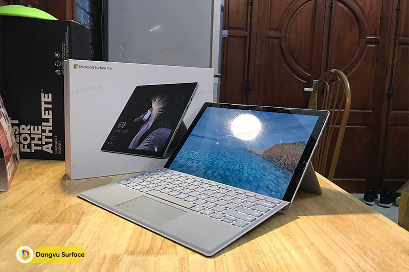 Những chiếc máy Surface tại Việt Nam chỉ có thể là hàng xách tay.