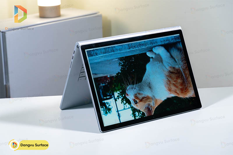 Surface Book có thể linh hoạt chuyển đổi