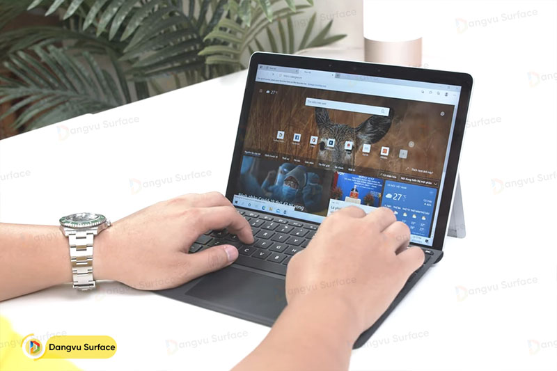Đối với học sinh, sinh viên, những người dùng này sẽ cần sử dụng laptop đa phần để lên mạng, lướt Web