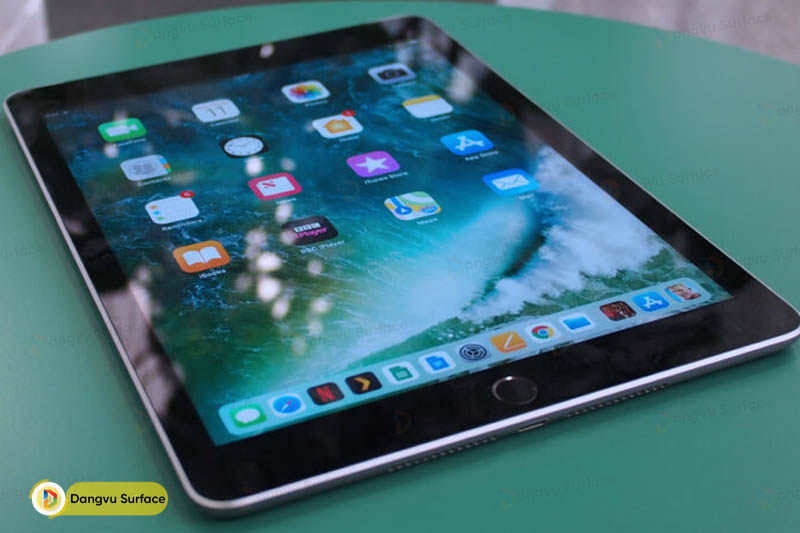 iPad là một chiếc máy tính bảng thật thụ
