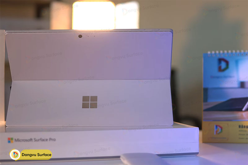 Surface Pro 5 là dòng máy được tối ưu thiết kế đạt tới mức hoàn hảo
