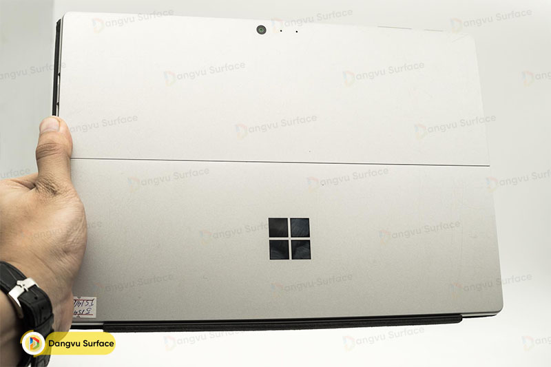 Các linh kiện đều được cố định, Việc nâng cấp là điều không thể.