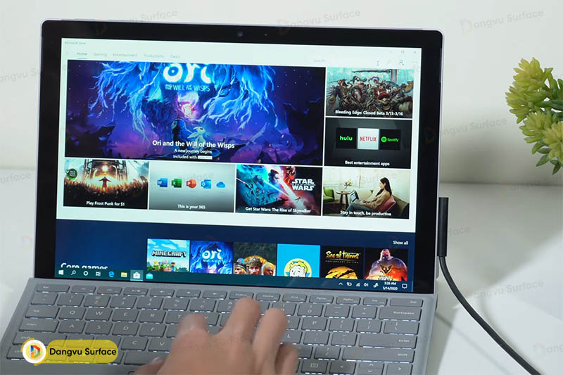 Ngoài Game PC ra thì dòng Surface có cảm ứng còn chơi được một số Game Mobile