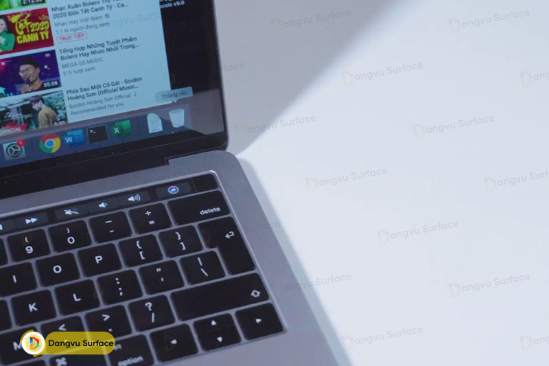 Cảm biến vân tay trên Macbook Pro 2018