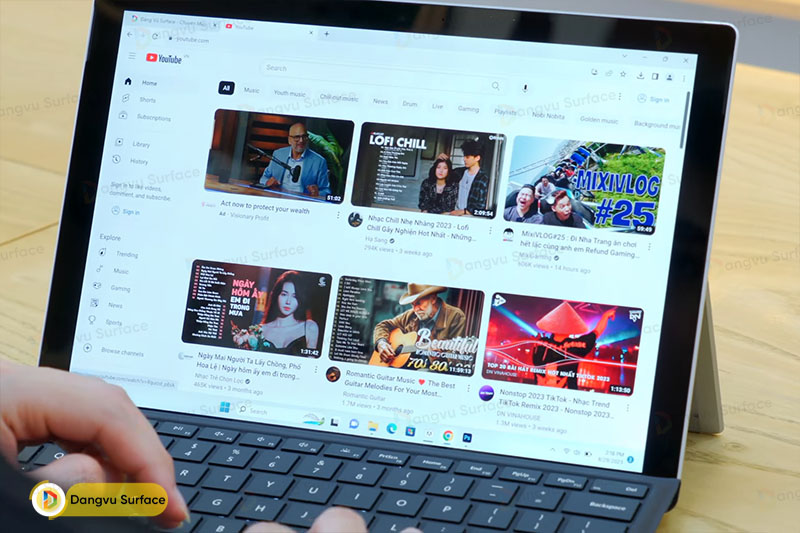 Rất ít sản phẩm có thể sử dụng nhiều tư thế linh hoạt như Surface Pro 6