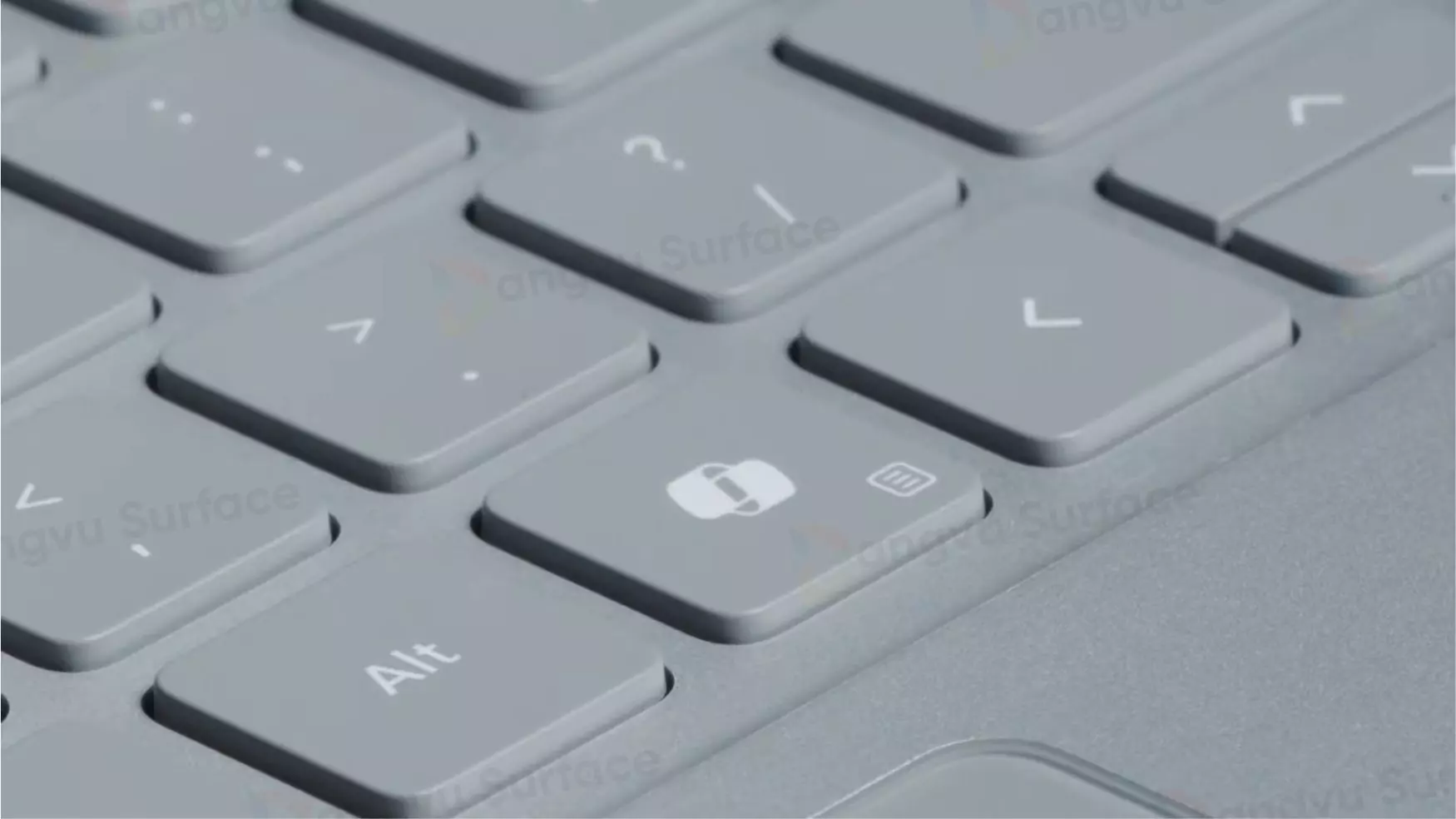 Trên bàn phím của Surface Laptop 7 và Laptop 13 inch đều được hãng Microsoft tích hợp phím Copilot trong Windows
