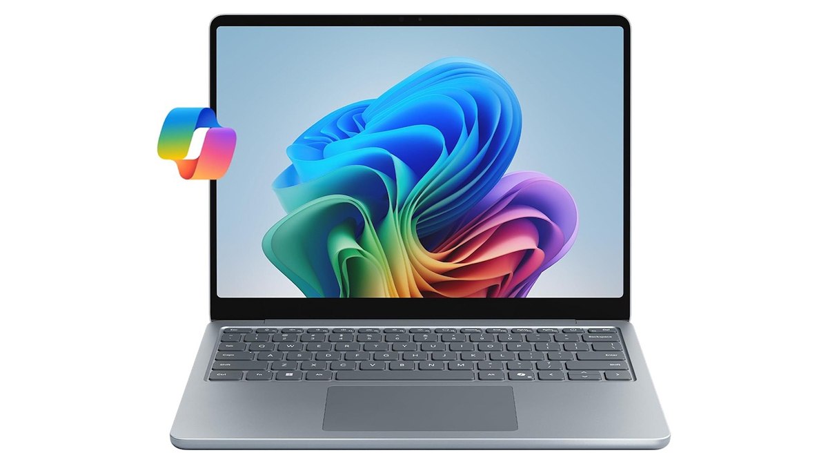 cả 2 chiếc máy tính xách tay này cũng được Microsoft tích hợp phím Copilot chuyên biệt