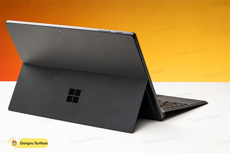 Surface Pro 6 màu Mate Black cuốn hút. Màu bán chạy nhất trong quý đầu 2019