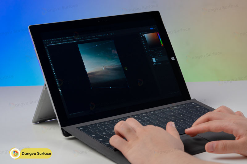 Khác với những dòng máy trên, Surface pro 3 thuộc phân khúc mỏng nhẹ