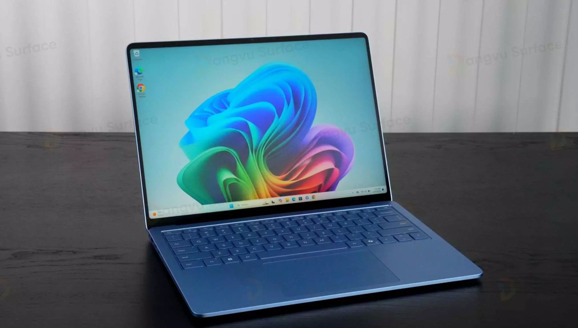 Laptop Surface Laptop 13 inch vs Surface Laptop 7 đều có chất lượng hiển thị màn hình nổi trội với độ phân giải lớn