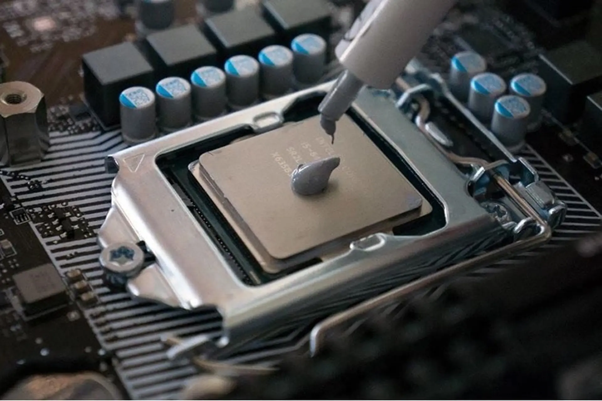 Giảm nhiệt độ CPU bằng cách thay keo tản nhiệt chất lượng cao